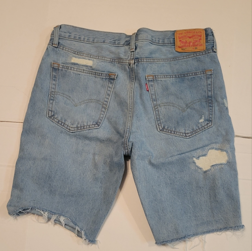 Levi' cutoffs - Picture 5 of 5